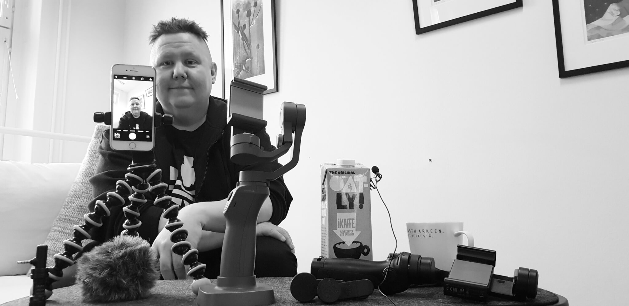 Antero Lehtonen esittelee mobiilivideoinnin kalustoa Design Inspikselle